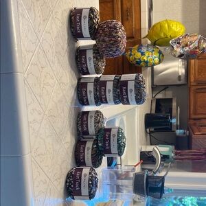 BERLINI EAST TRACK ASSORTED COLOR YARN